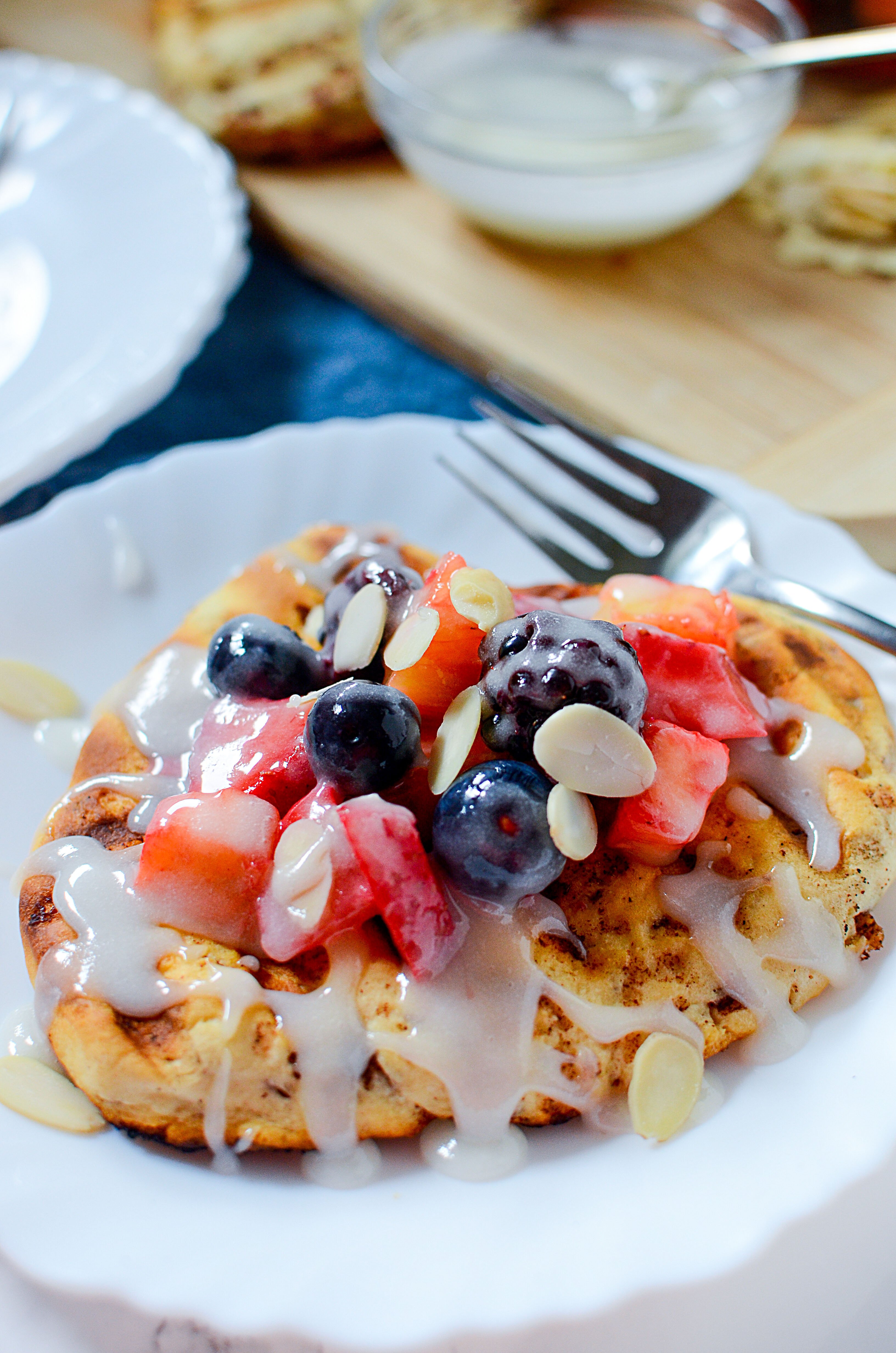 Grilled Cinnamon Bun Flatbread with Fruity Topping