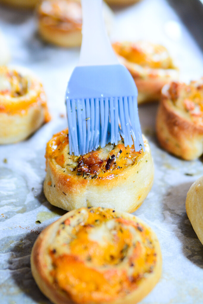 These bacon cheddar wheels with garlic butter topping are absolutely amazing!!