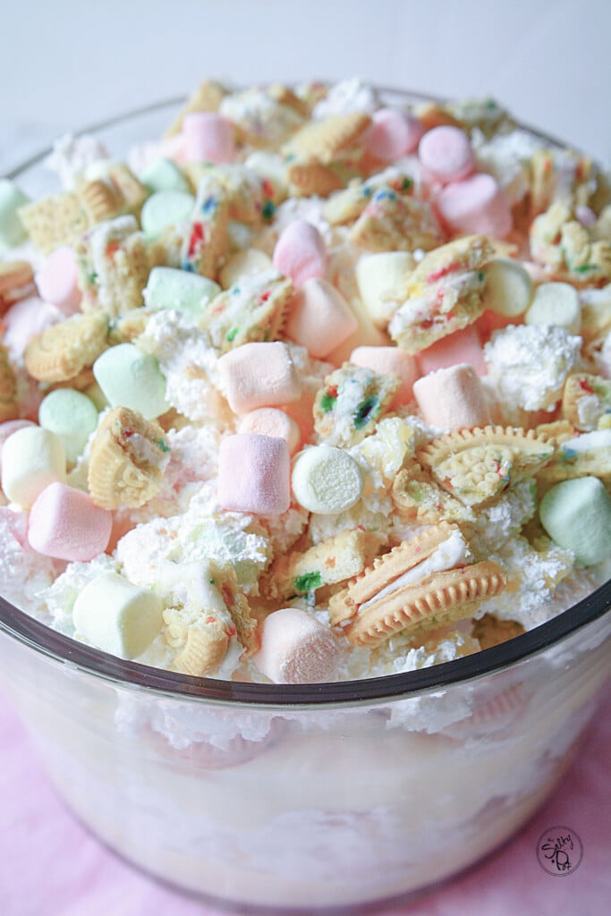 Marshmallow Cookie Trifle!! A delicious dessert with a crunchy cookie mixed with soft pudding and bouncy marshmallows piled into a dessert trifle that's perfect for any occasion, especially birthdays!! 