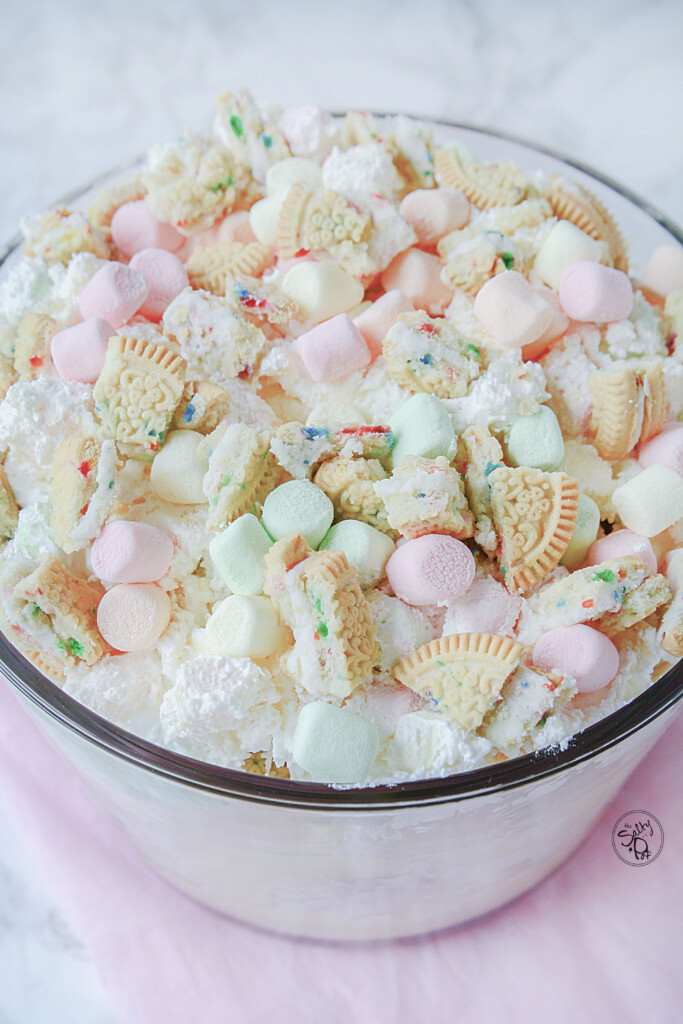 Marshmallow Cookie Dessert!! A delicious dessert with a crunchy cookie mixed with soft pudding and bouncy marshmallows piled into a dessert trifle that's perfect for any occasion, especially birthdays!! . Yay for no bake desserts