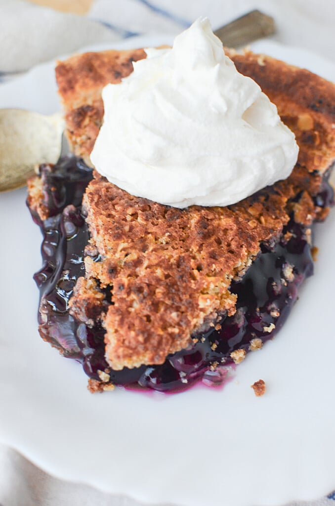 Sweet blueberry pie with a studel topping is yummy twist on the traditional blueberry pie! 
