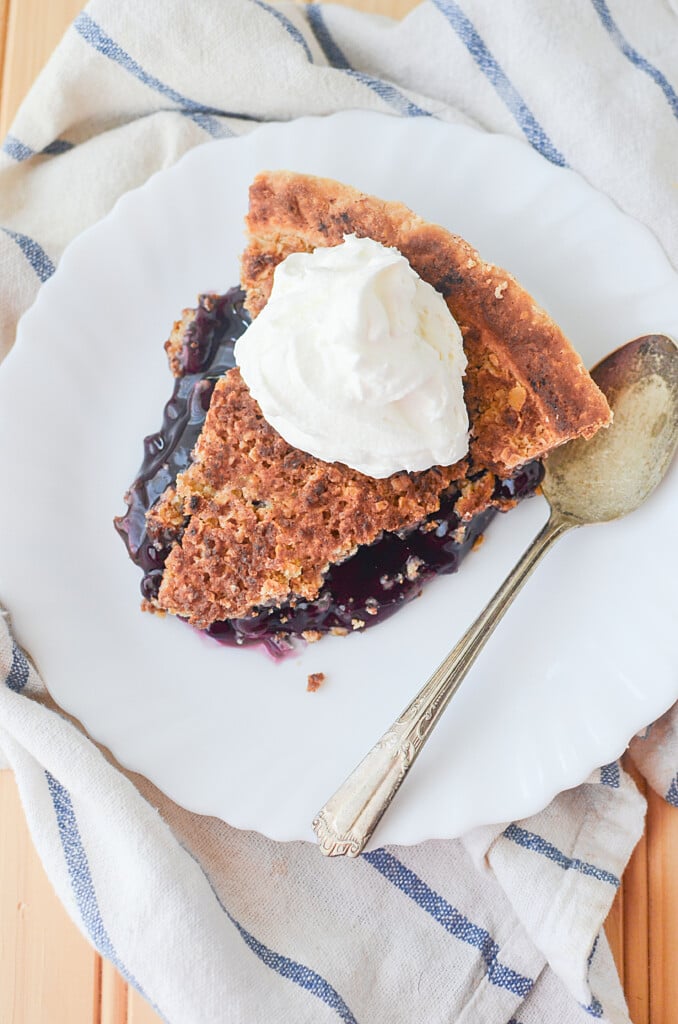 Sweet blueberry pie with a studel topping is yummy twist on the traditional blueberry pie! 