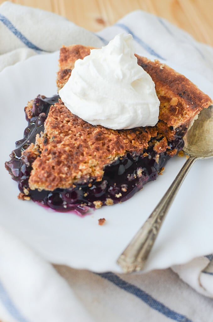 Sweet blueberry pie with a studel topping is yummy twist on the traditional blueberry pie! 