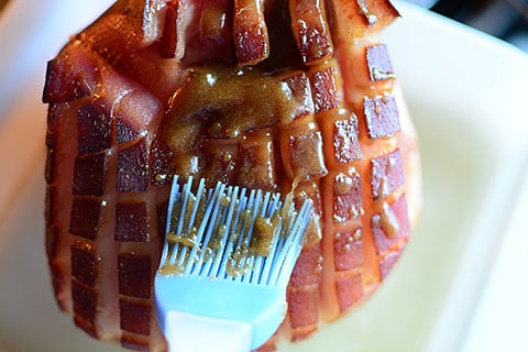 BROWN SUGAR PECAN MAPLE GLAZED HAM - One of the best baked ham recipes I've ever made! It's sweet and salty, buttery and nutty from the pecans.. it's incredibly delicious!!