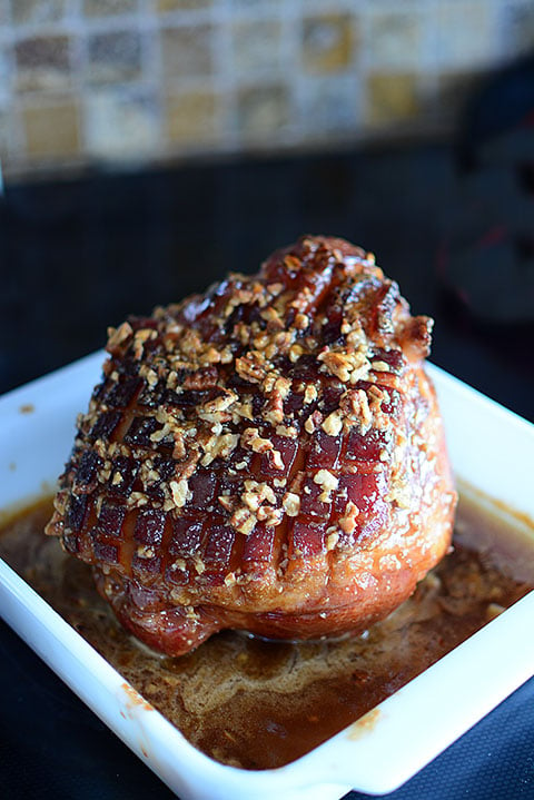 BROWN SUGAR PECAN MAPLE GLAZED HAM - One of the best baked ham recipes I've ever made! It's sweet and salty, buttery and nutty from the pecans.. it's incredibly delicious!!
