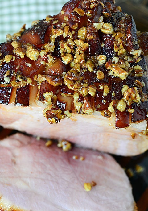 BROWN SUGAR PECAN MAPLE GLAZED HAM - One of the best baked ham recipes I've ever made! It's sweet and salty, buttery and nutty from the pecans.. it's incredibly delicious!!