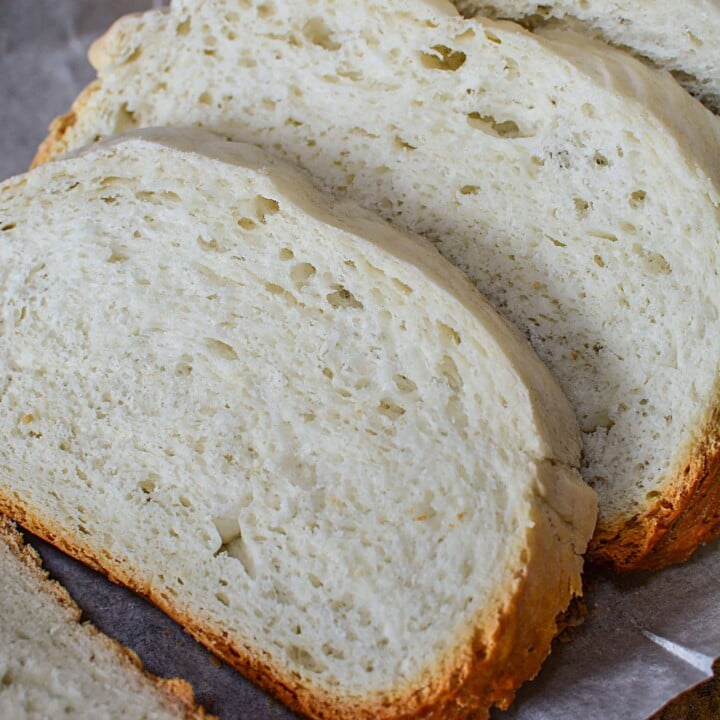 In this recipe, I show you how to make slow cooker bread. It's the easiest, fresh bread that you can make - and it's a cinch in your crockpot!!