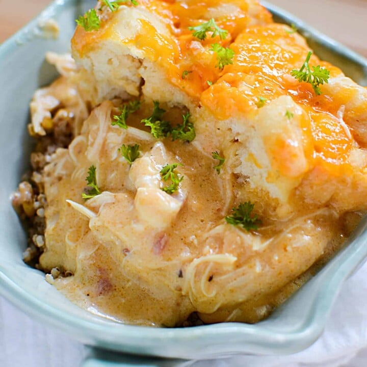 Slow Cooker Cheesy Chicken and Biscuits