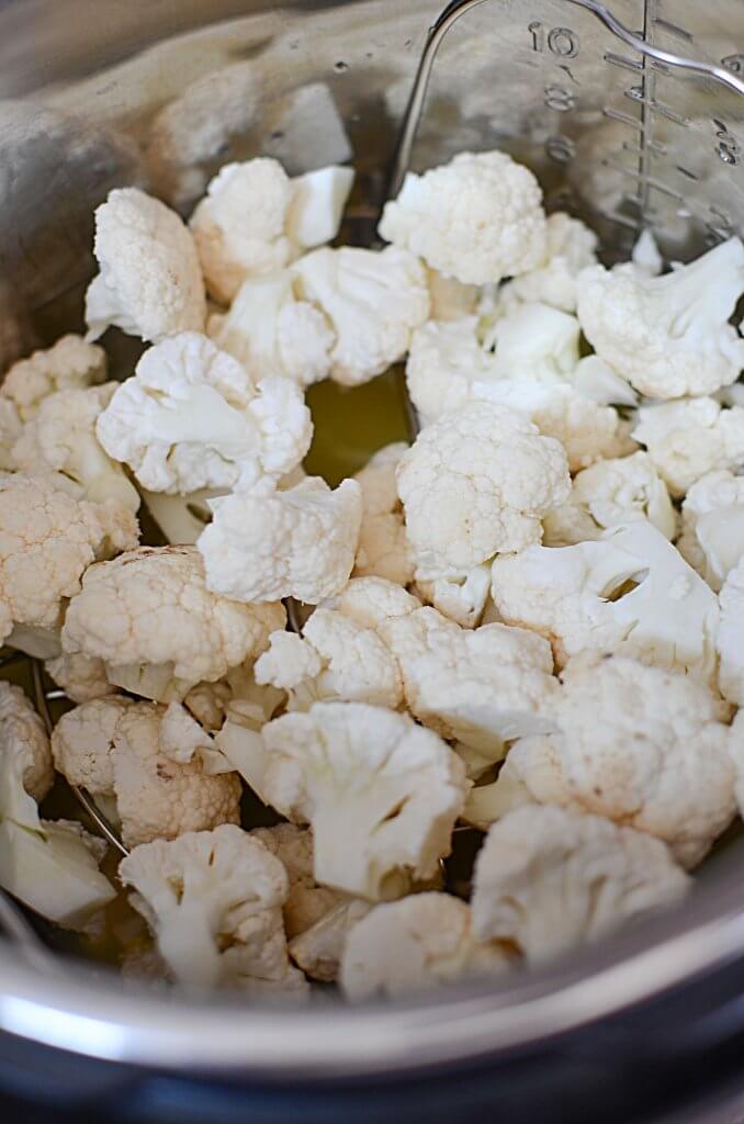 Steps on how to make cauliflower mashed potatoes: