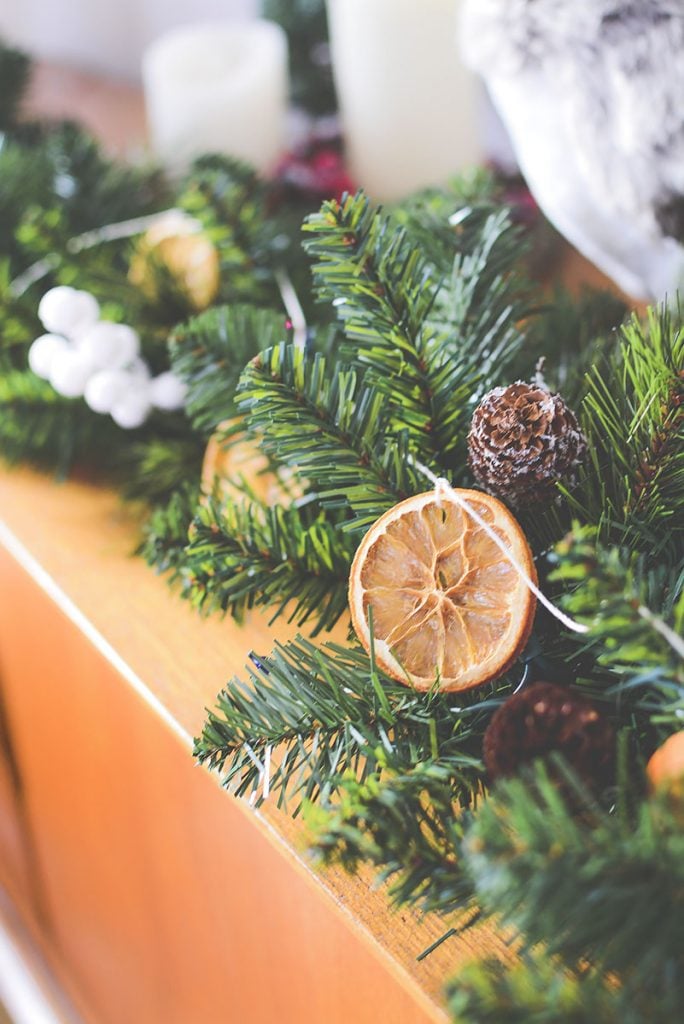 Super Pretty Dried Orange Garland DIY