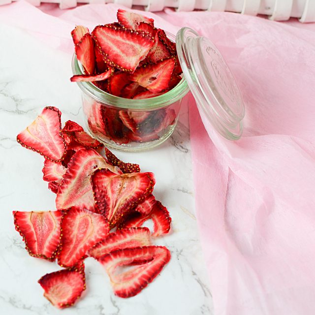 How to Dehydrate Strawberries