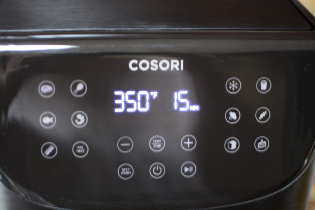 The digital front panel of the Cosori Air fryer. 