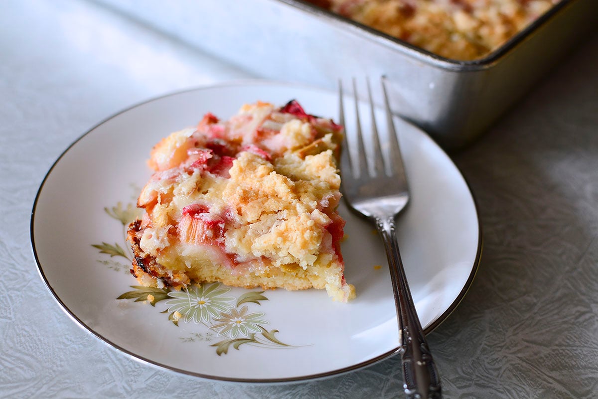 Mom’s Rhubarb Crumb Bars