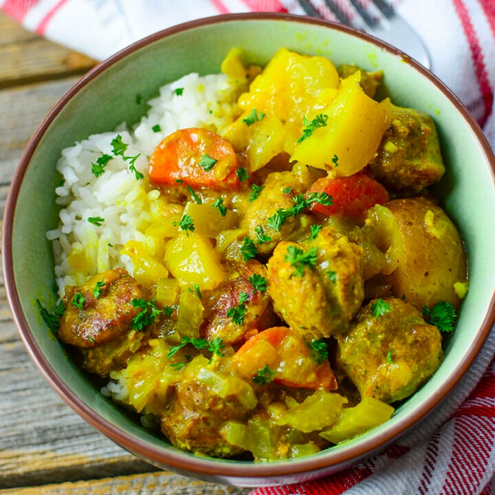 Slow Cooker Sausage Curry 