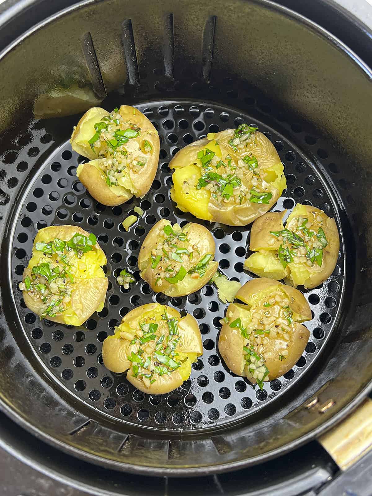Crispy Air Fryer Smashed Potatoes