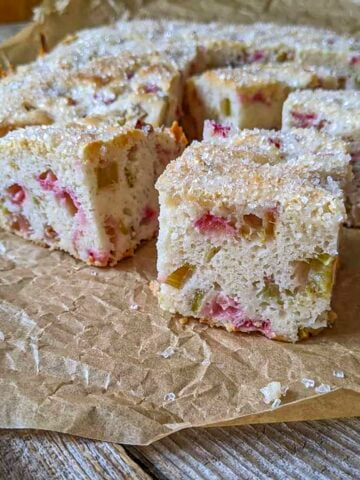 3 ingredient rhubarb cake square image.