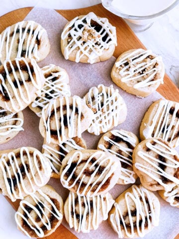 Cinnamon pinwheels square image.