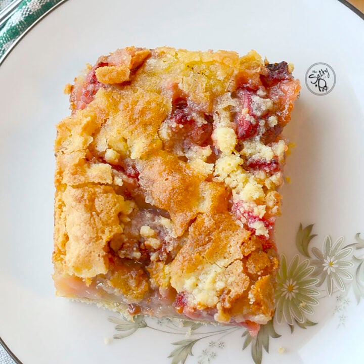 strawberry rhubarb crumb bars square image