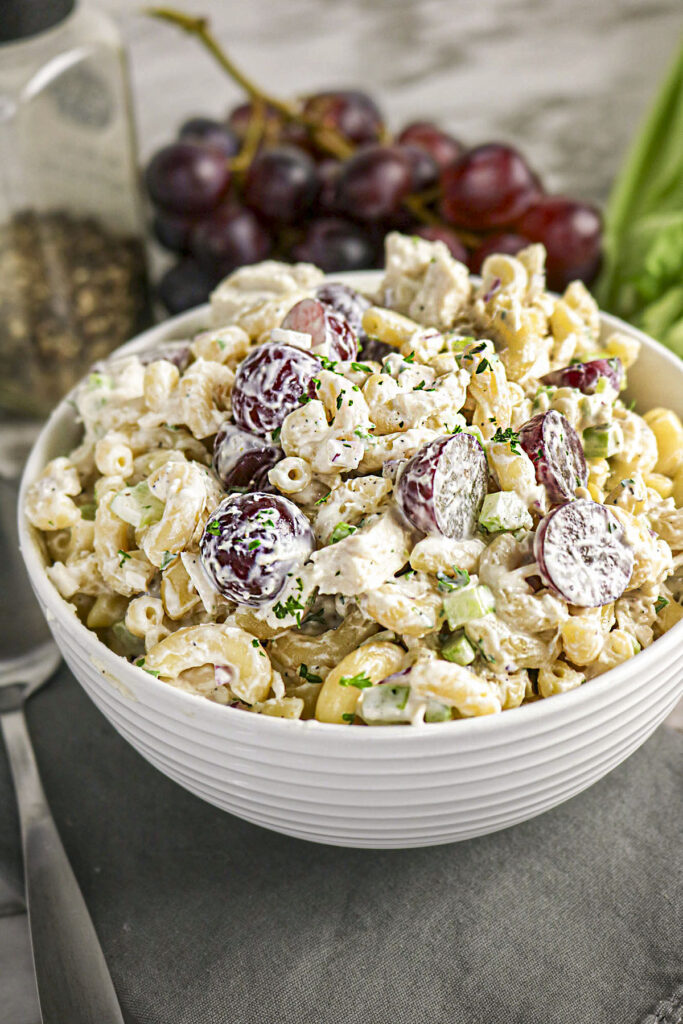 Featured image for the pasta salad with chicken.